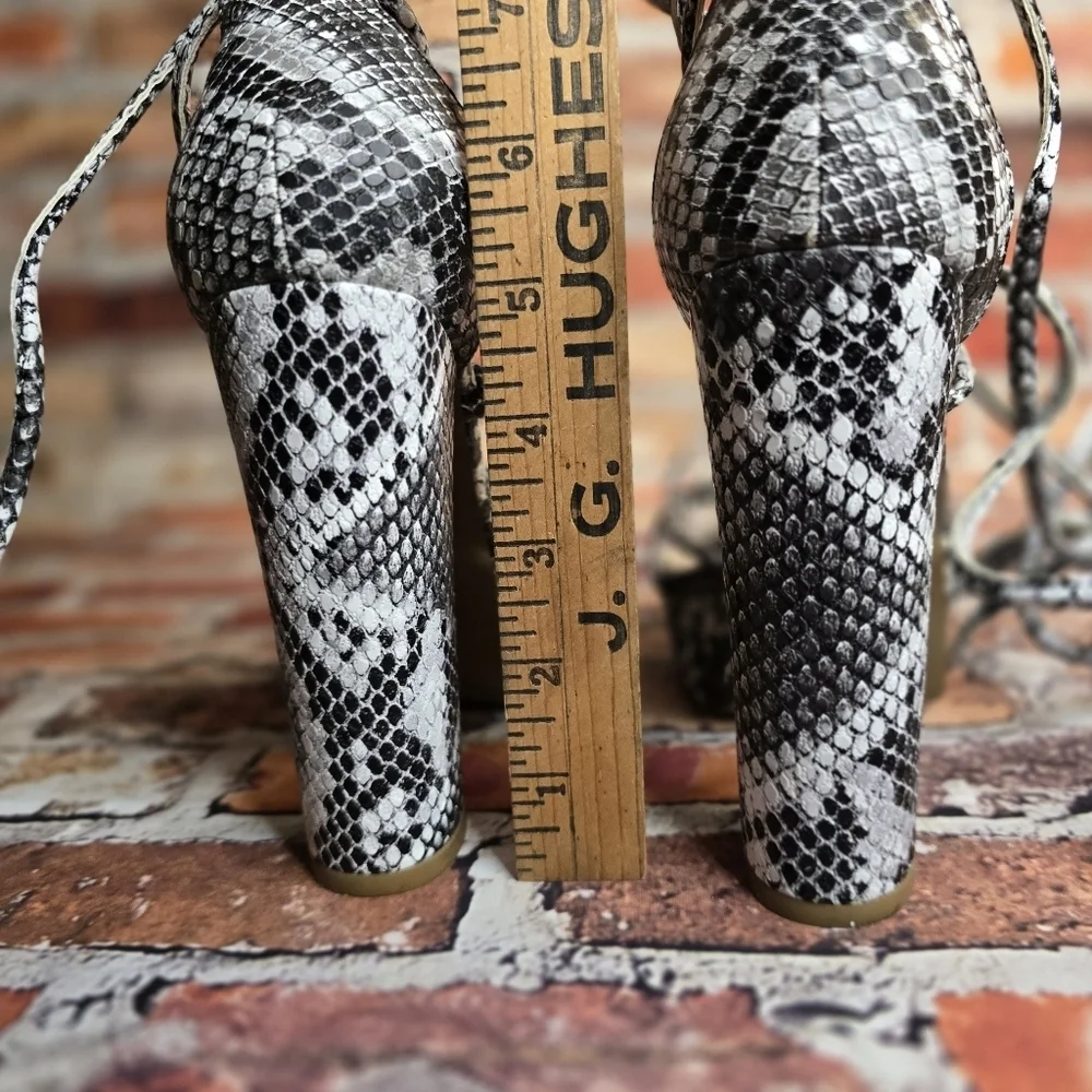 Simmi London Blaxk and White Snakeskin Ankle Wrap Sandle Size 6